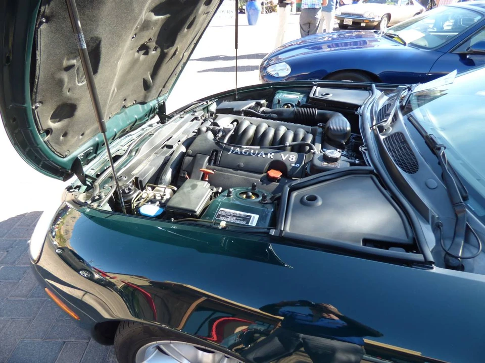 2001 Jaguar X100 XK8 - Image 3 of 6