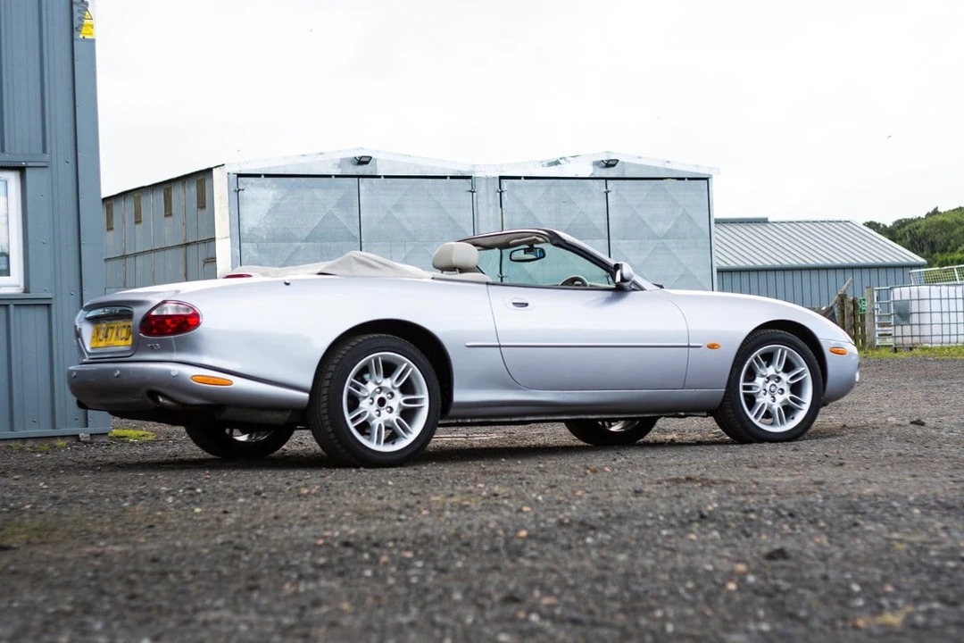 2001 Jaguar X100 XK8 - Image 9 of 30