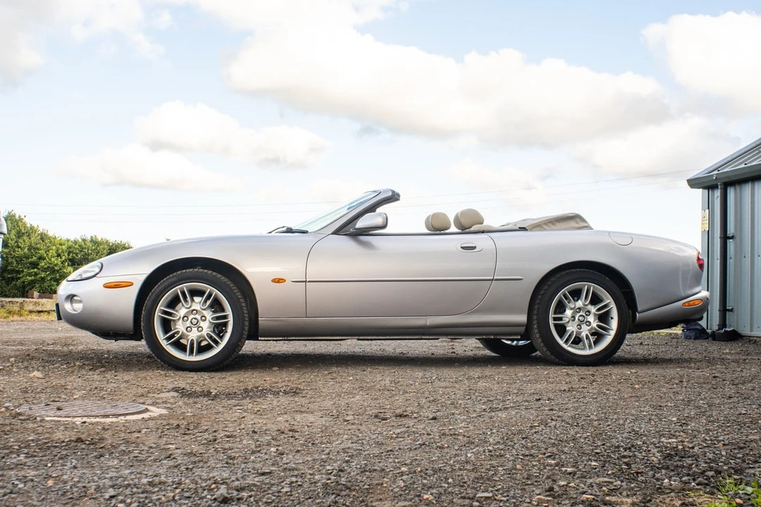 2001 Jaguar X100 XK8 - Image 8 of 30