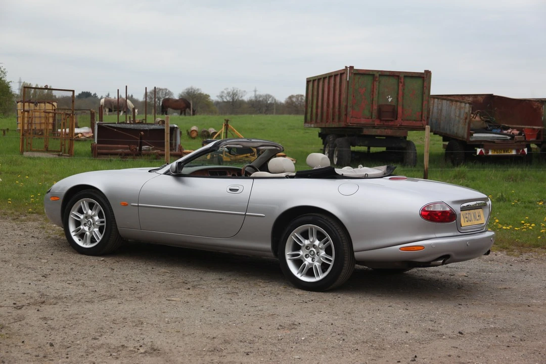 2001 Jaguar X100 XK8 - Image 9 of 30