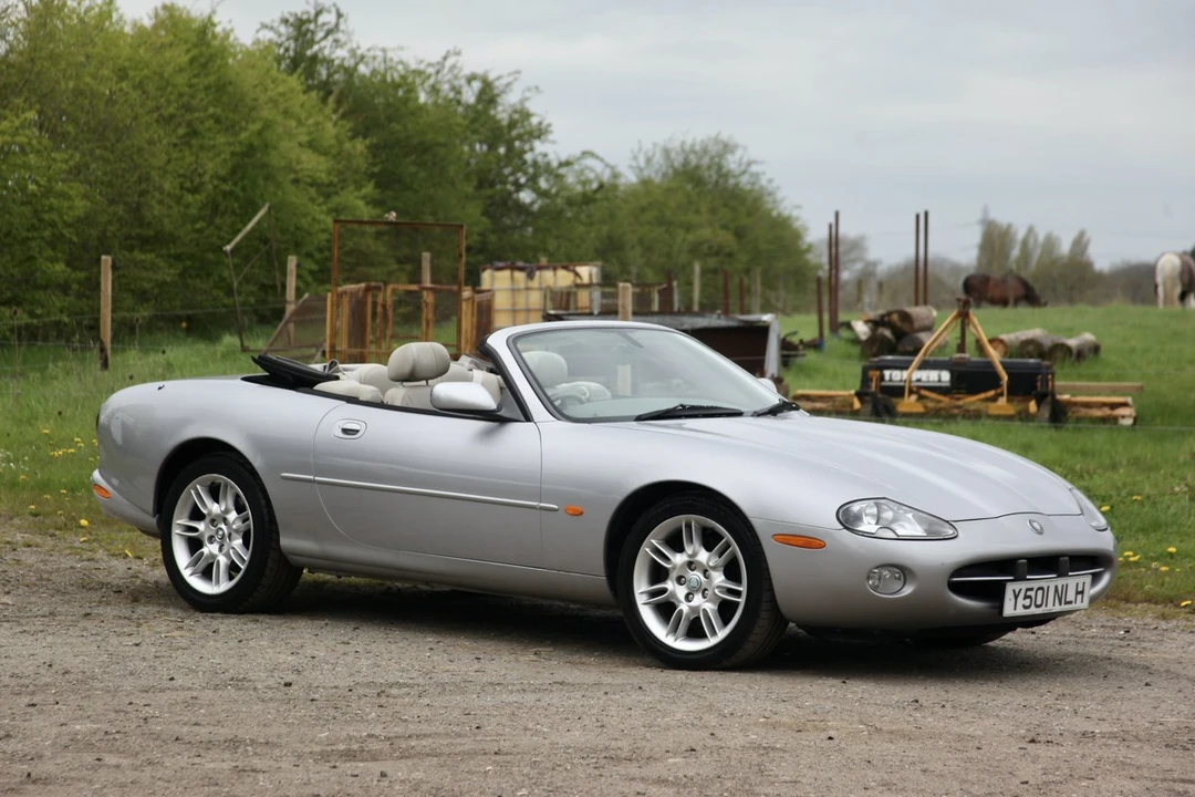 2001 Jaguar X100 XK8 - Image 17 of 30