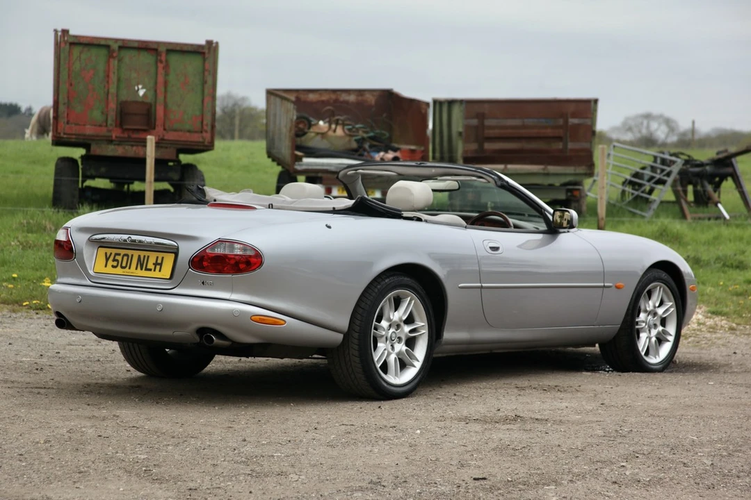 2001 Jaguar X100 XK8 - Image 25 of 30