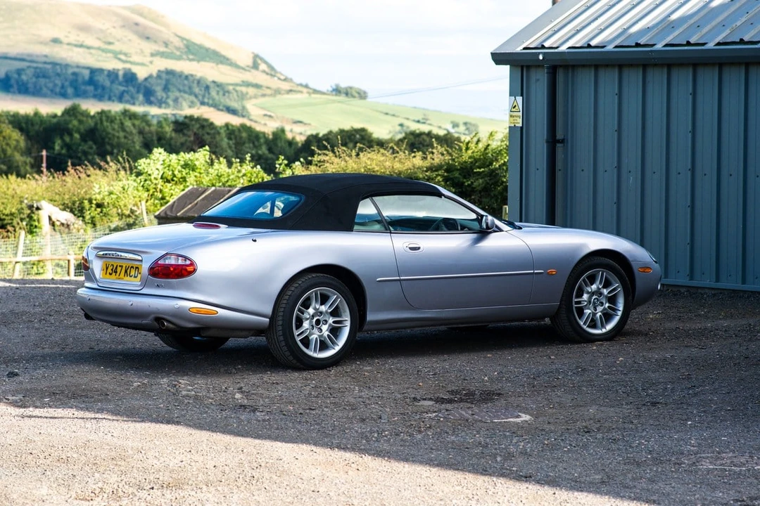 2001 Jaguar X100 XK8 - Image 17 of 30