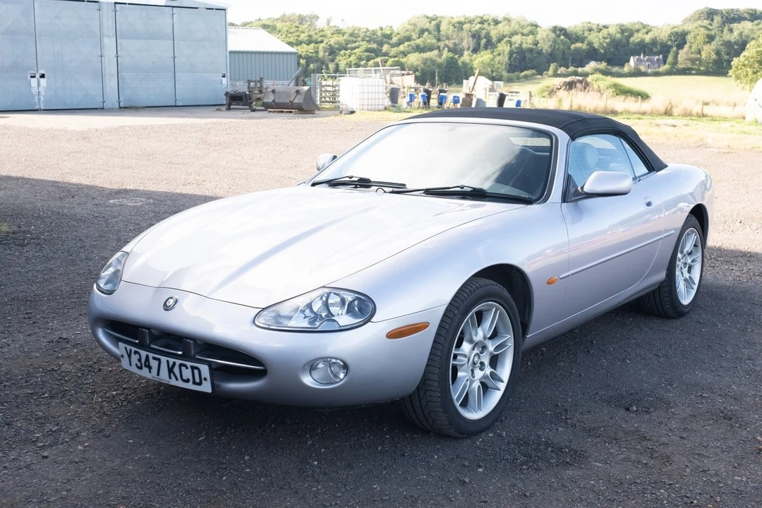 2001 Jaguar X100 XK8 - Image 15 of 30