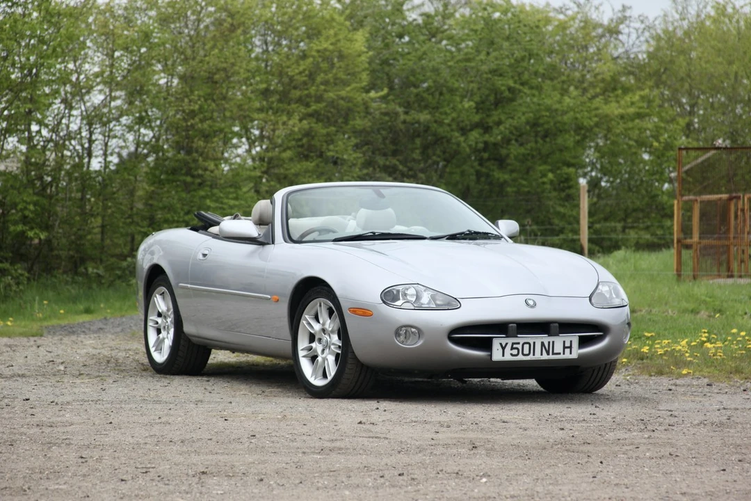 2001 Jaguar X100 XK8 - Image 19 of 30