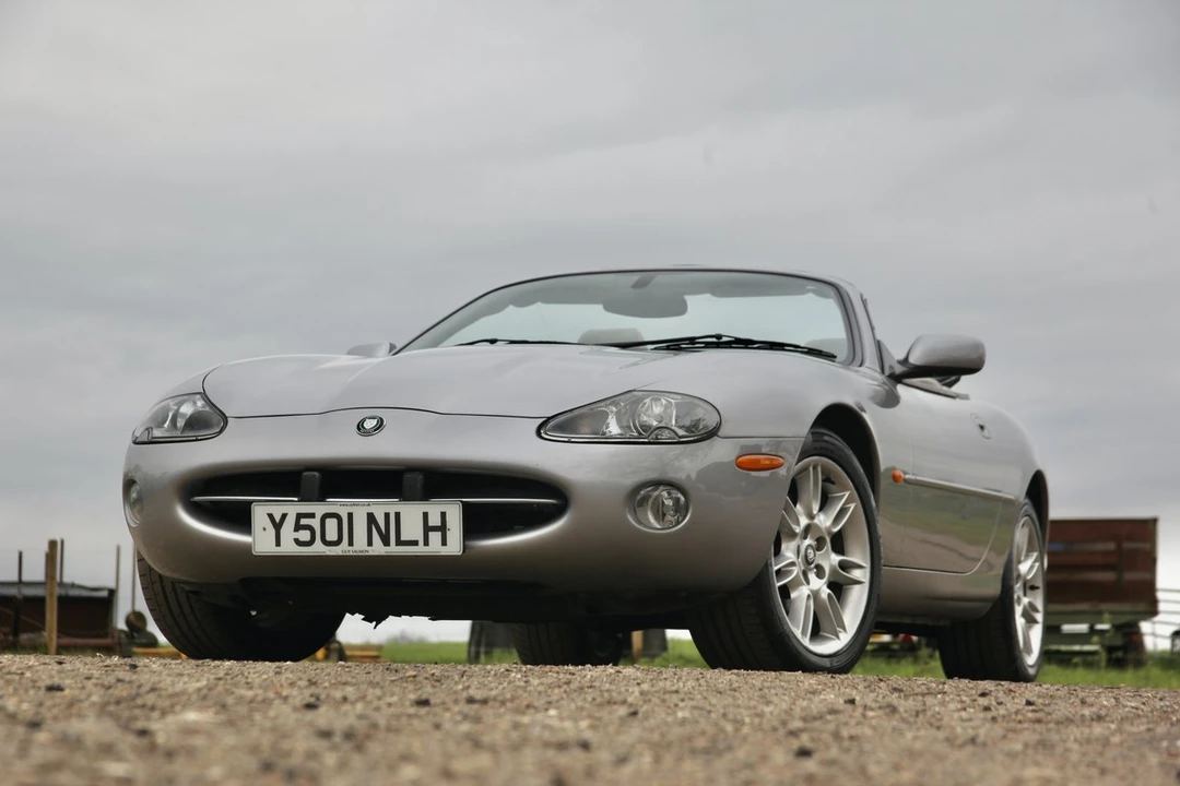 2001 Jaguar X100 XK8 - Image 4 of 30