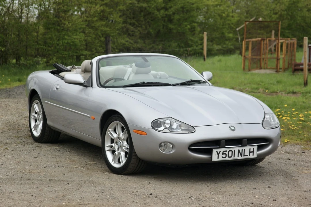 2001 Jaguar X100 XK8 - Image 11 of 30