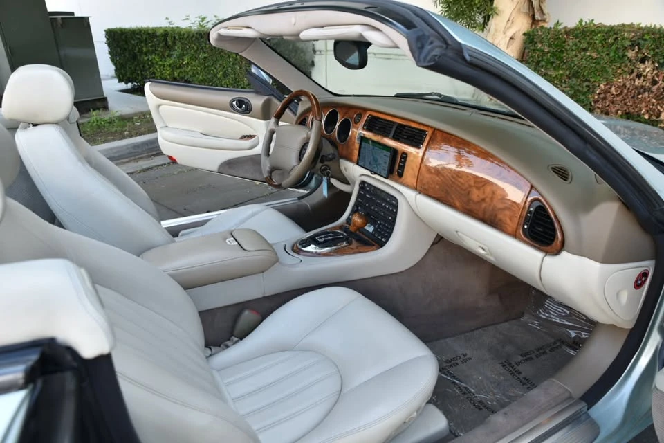 2001 Jaguar X100 XK8 - Image 17 of 20