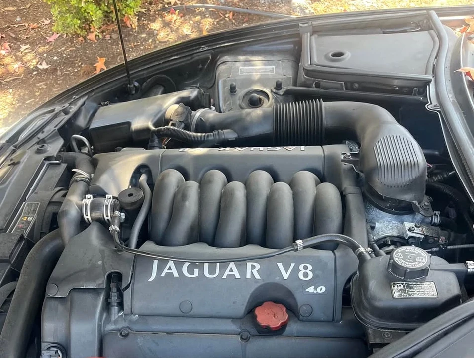 2001 Jaguar X100 XK8 - Image 6 of 8