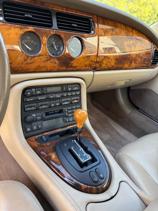2001 Jaguar X100 XK8 - Image 3 of 8