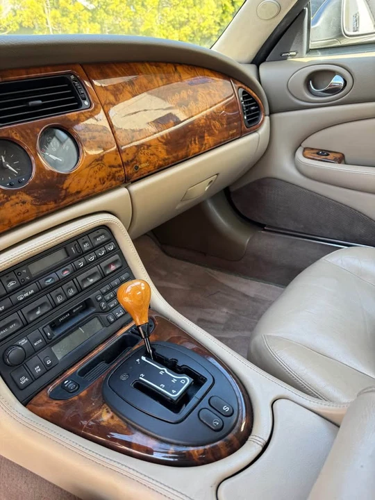 2001 Jaguar X100 XK8 - Image 5 of 8