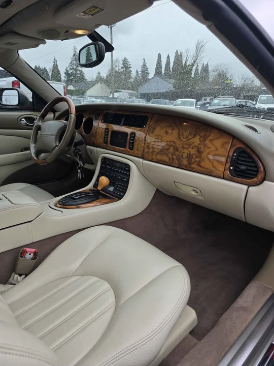 2001 Jaguar X100 XK8 - Image 12 of 19
