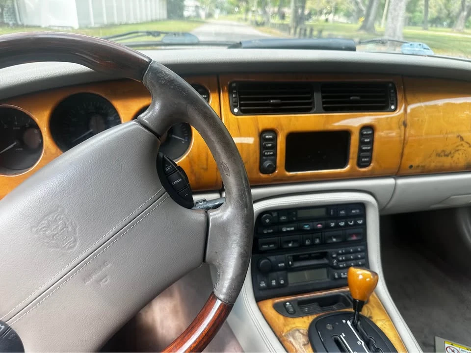 2001 Jaguar X100 XK8 - Image 11 of 14