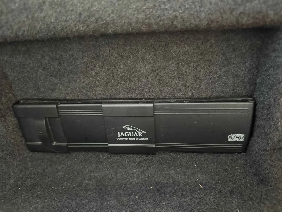 2001 Jaguar X100 XK8 - Image 15 of 19