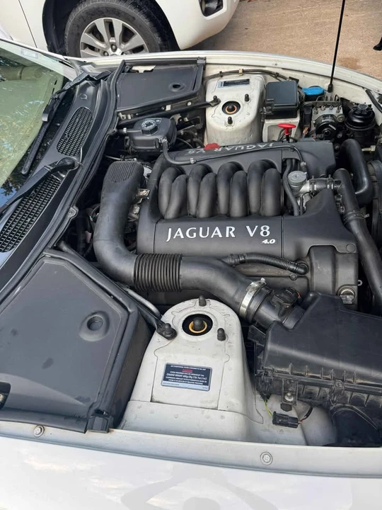 2001 Jaguar X100 XK8 - Image 6 of 19