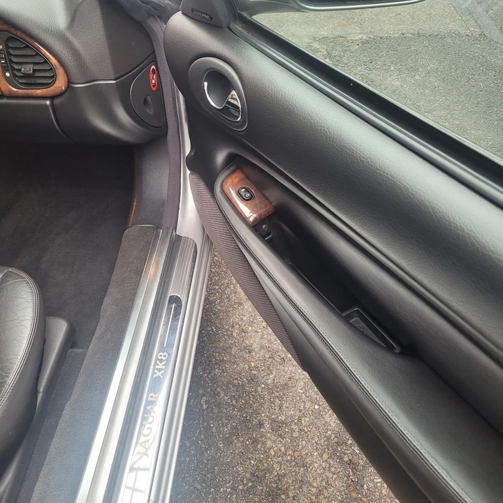 2001 Jaguar X100 XK8 - Image 4 of 10
