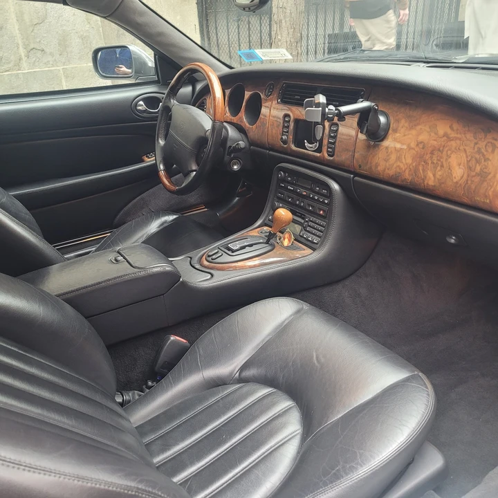 2001 Jaguar X100 XK8 - Image 5 of 10