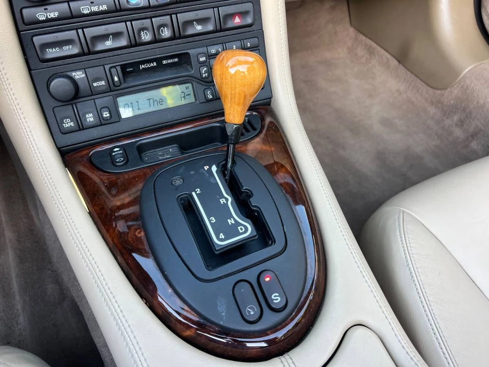 2001 Jaguar X100 XK8 - Image 19 of 23