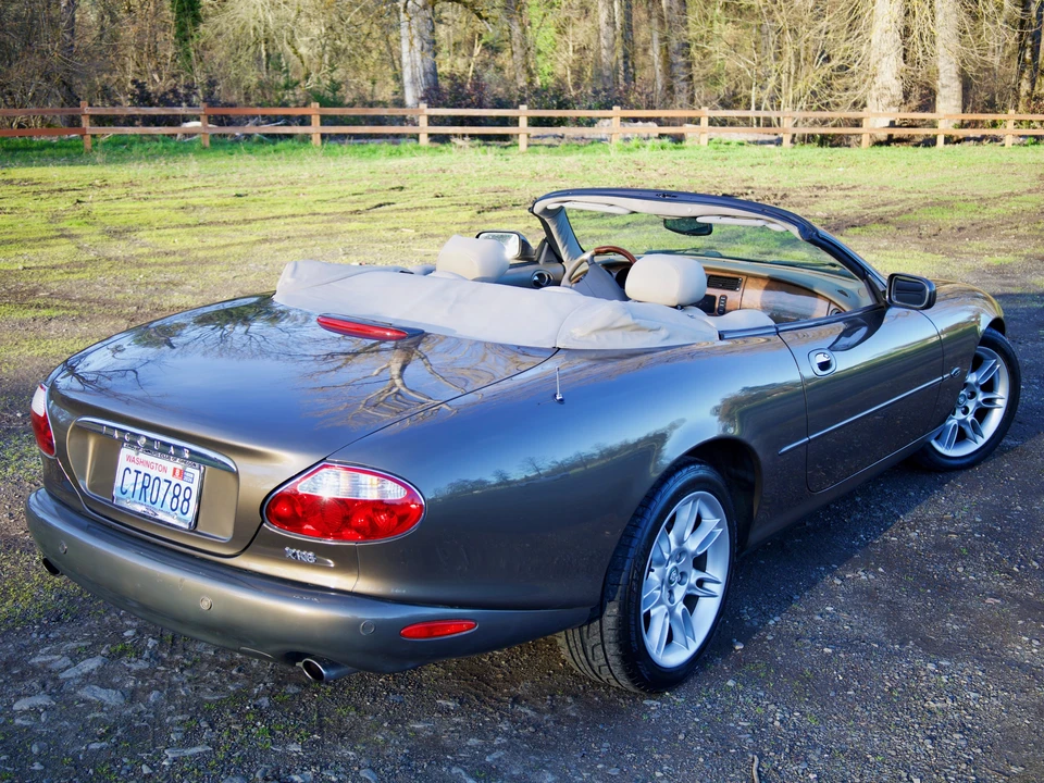 2001 Jaguar X100 XK8 - Image 15 of 31