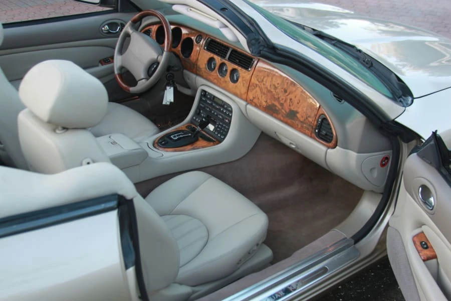 2001 Jaguar X100 XK8 - Image 5 of 8