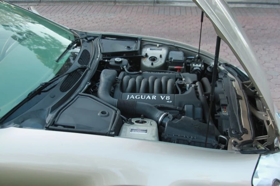 2001 Jaguar X100 XK8 - Image 7 of 8