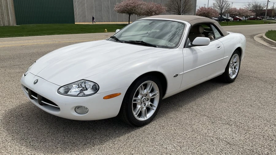 2001 Jaguar X100 XK8 - Image 4 of 12
