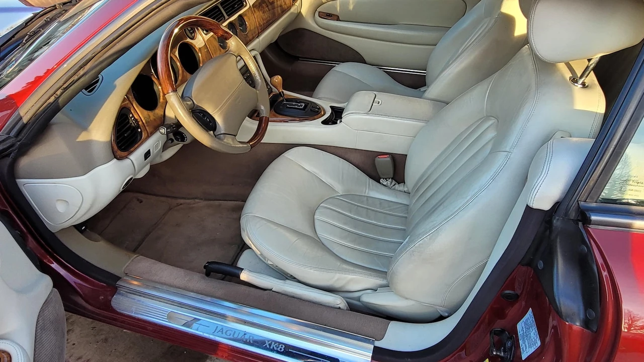 2001 Jaguar X100 XK8 - Image 4 of 8