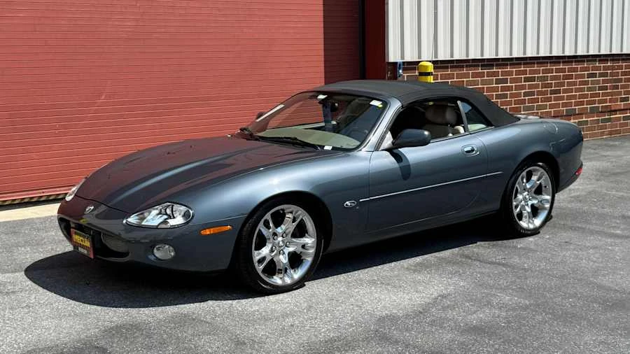 2001 Jaguar X100 XK8 - Image 4 of 12
