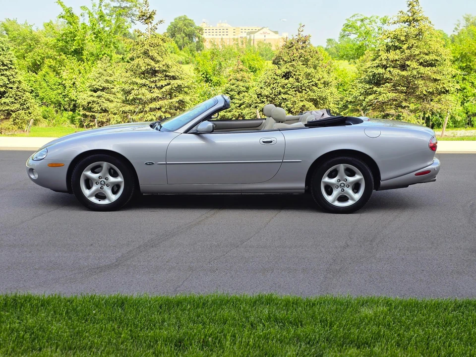 2001 Jaguar X100 XK8 - Image 16 of 31