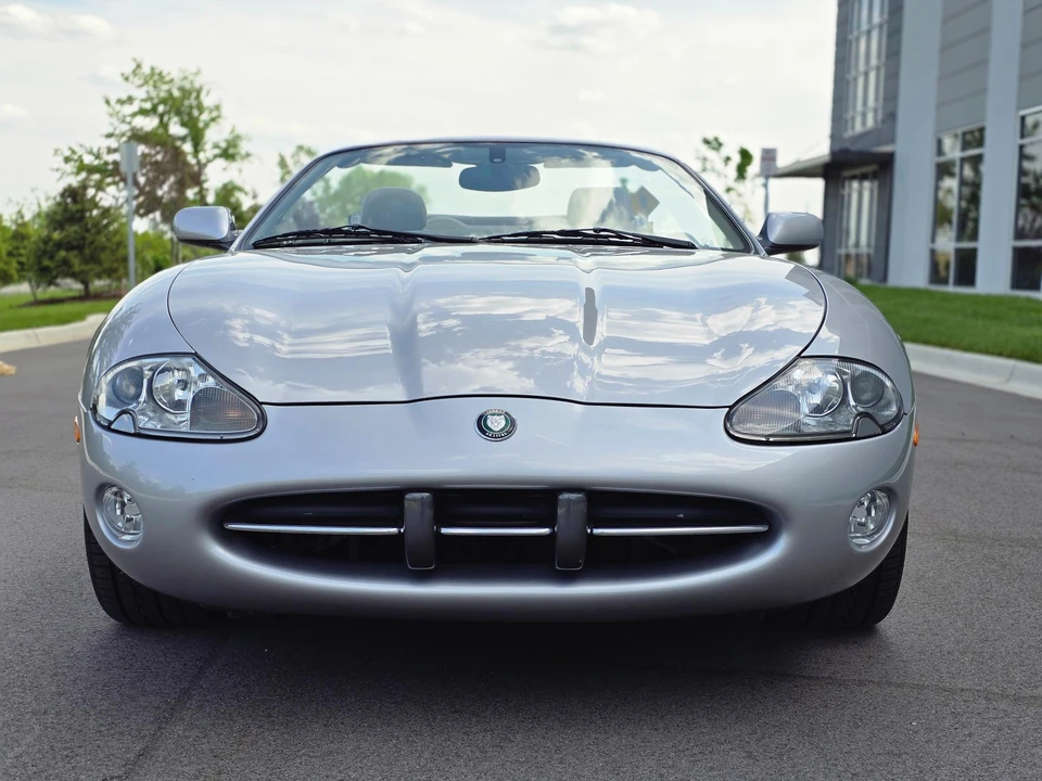 2001 Jaguar X100 XK8 - Image 10 of 31