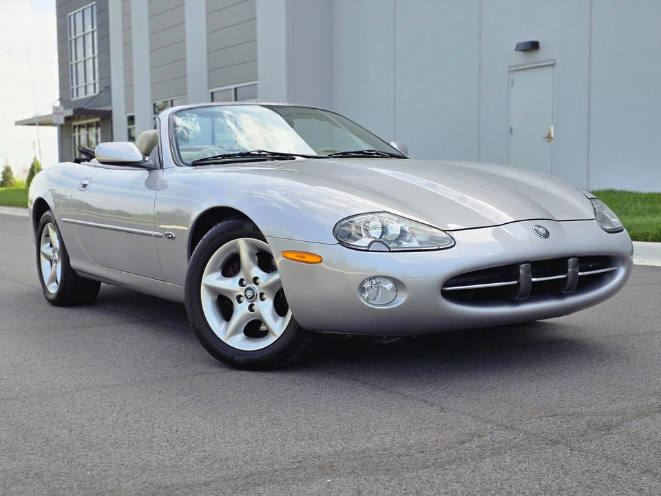 2001 Jaguar X100 XK8 - Image 12 of 31