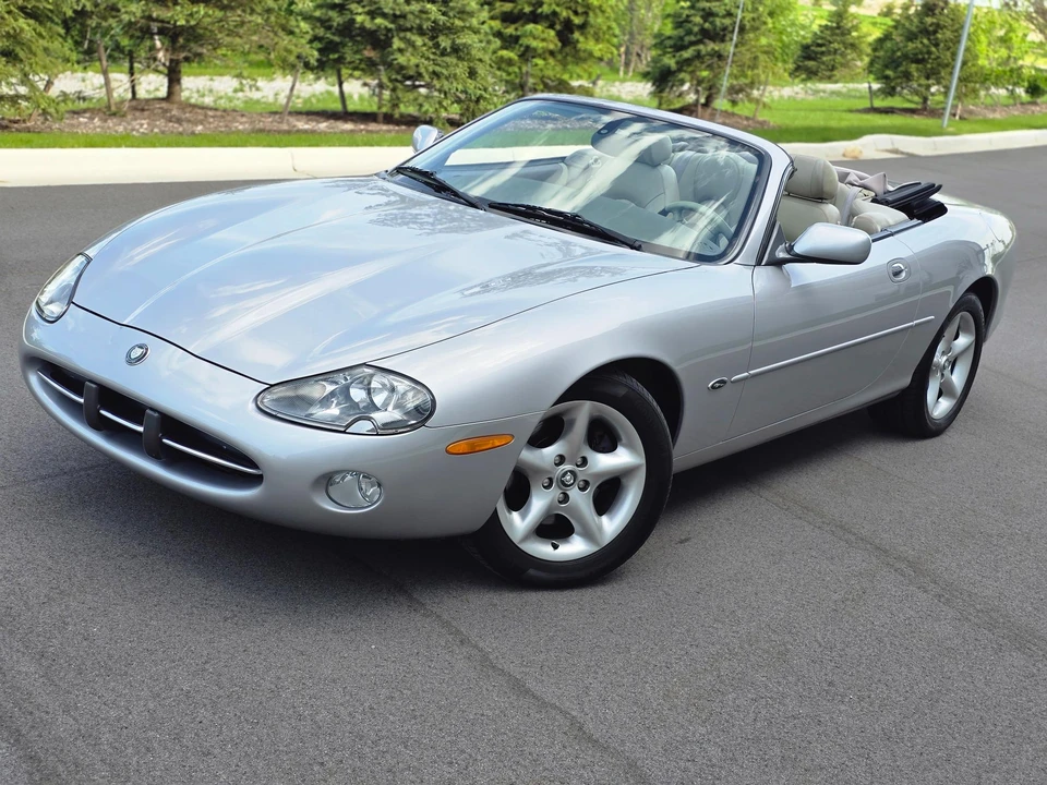 2001 Jaguar X100 XK8 - Image 4 of 31