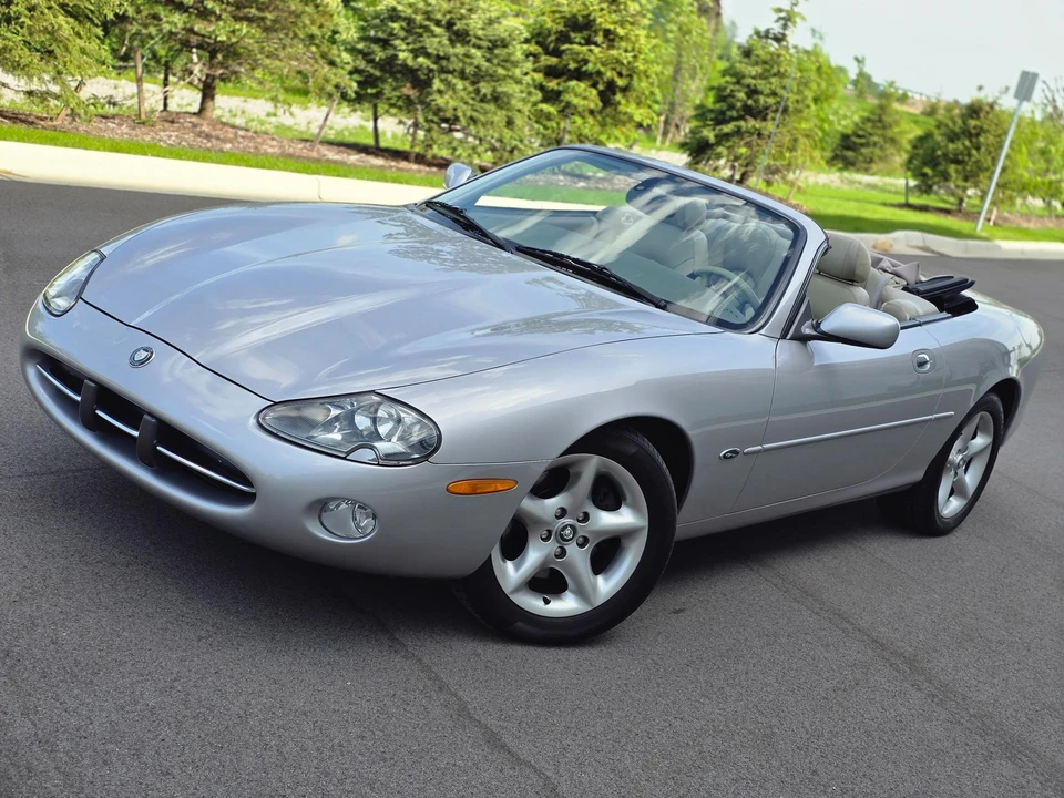 2001 Jaguar X100 XK8 - Image 8 of 31