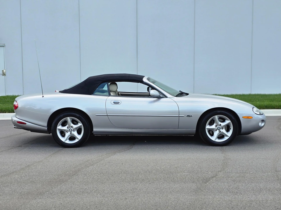 2001 Jaguar X100 XK8 - Image 23 of 31