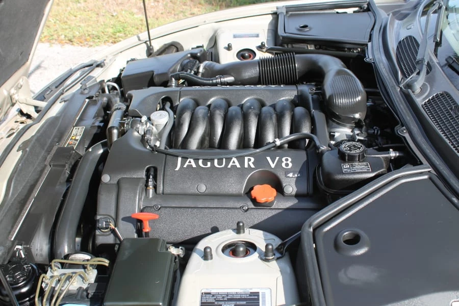 2001 Jaguar X100 XK8 - Image 7 of 12
