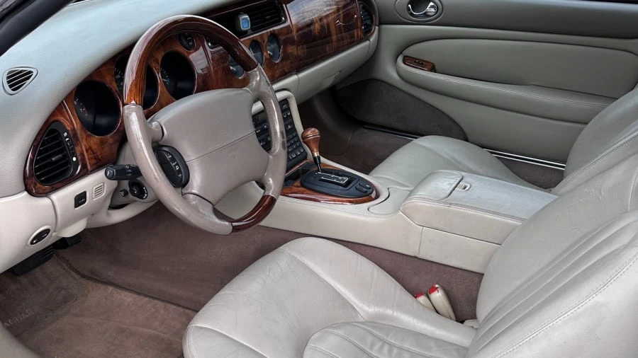 2001 Jaguar X100 XK8 - Image 5 of 31