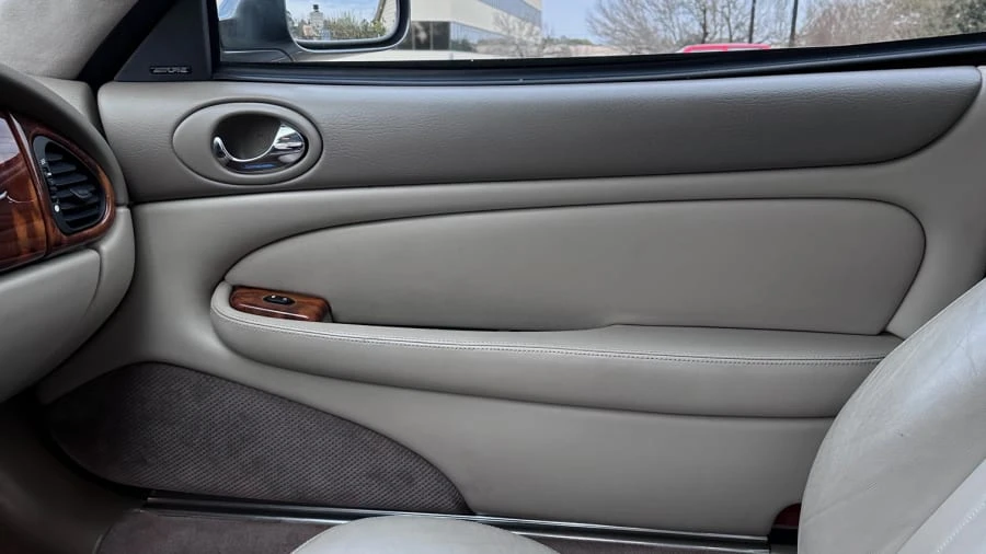 2001 Jaguar X100 XK8 - Image 12 of 31