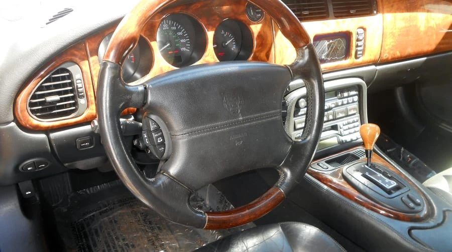 2001 Jaguar X100 XK8 - Image 4 of 12