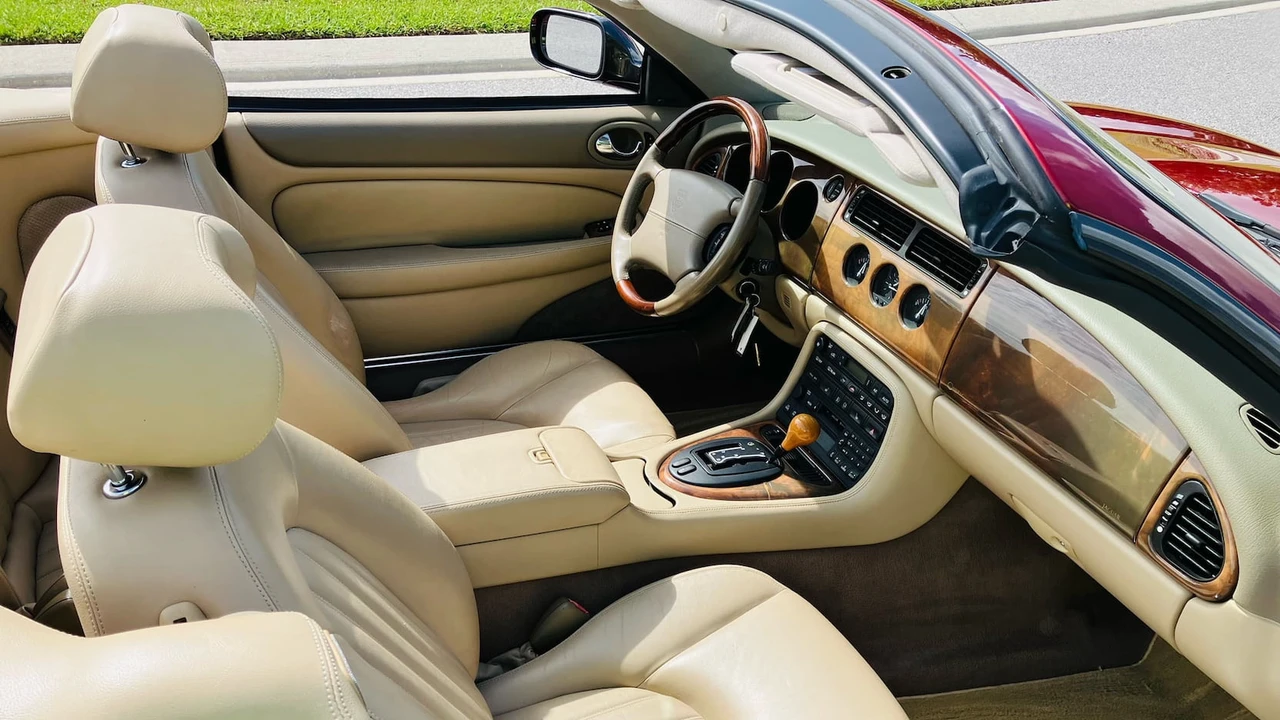2001 Jaguar X100 XK8 - Image 3 of 9