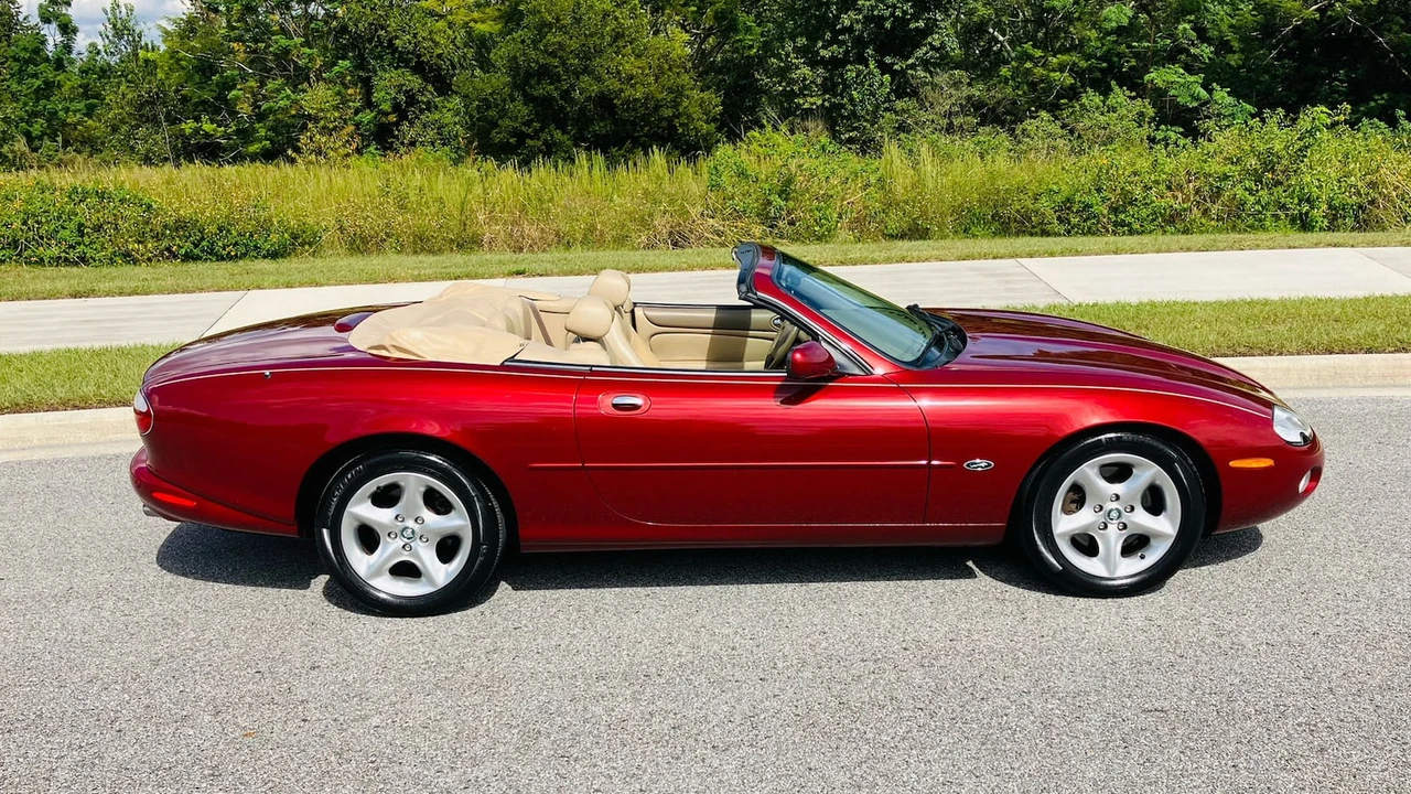 2001 Jaguar X100 XK8 - Image 7 of 9