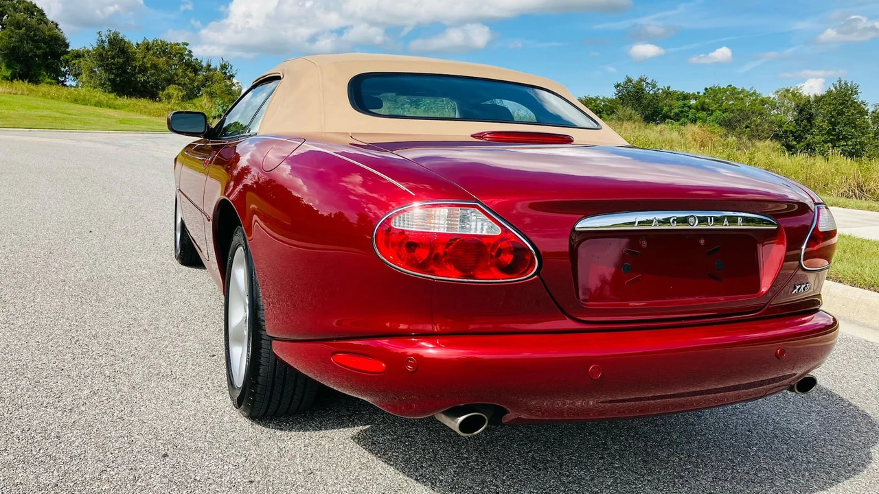 2001 Jaguar X100 XK8 - Image 8 of 9