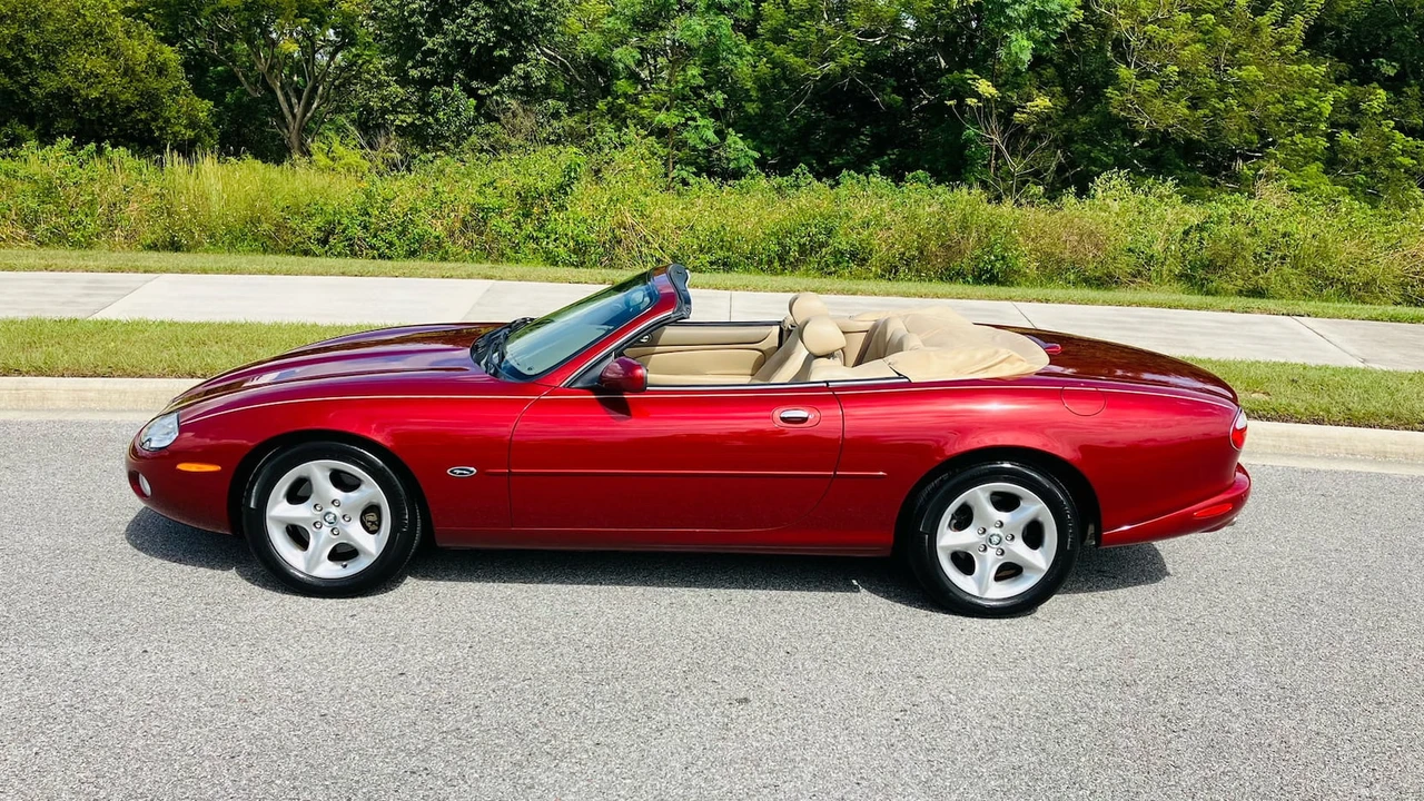 2001 Jaguar X100 XK8 - Image 9 of 9