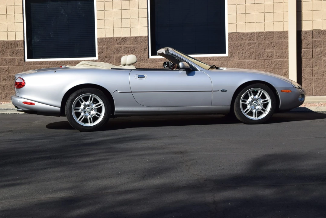 2001 Jaguar X100 XK8 - Image 12 of 31