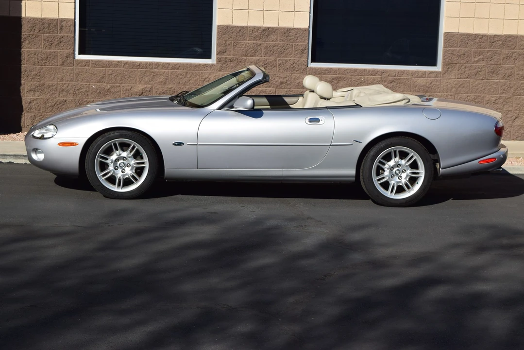 2001 Jaguar X100 XK8 - Image 9 of 31