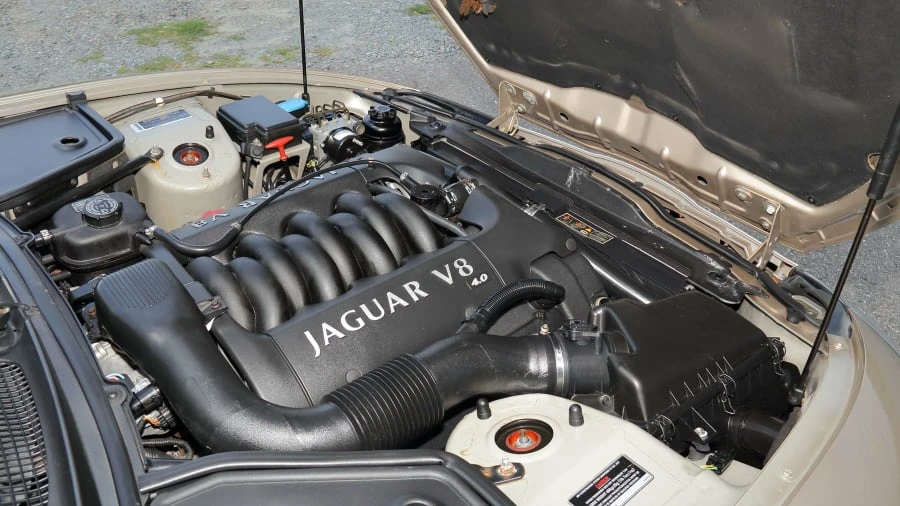 2001 Jaguar X100 XK8 - Image 6 of 20