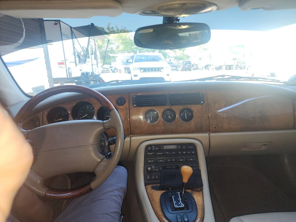 2001 Jaguar X100 XK8 - Image 8 of 11