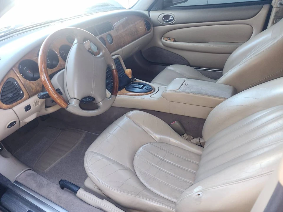 2001 Jaguar X100 XK8 - Image 9 of 11