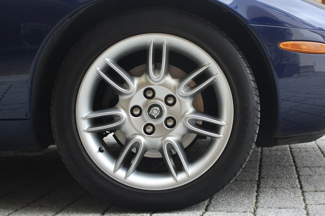 2001 Jaguar X100 XK8 - Image 27 of 30