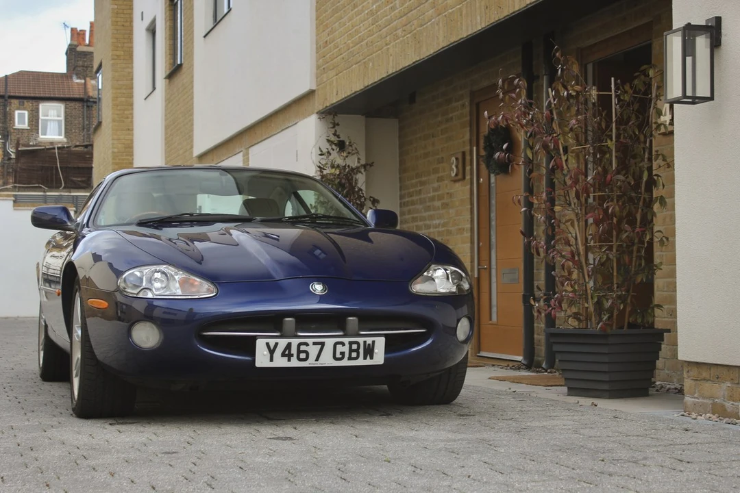 2001 Jaguar X100 XK8 - Image 2 of 30
