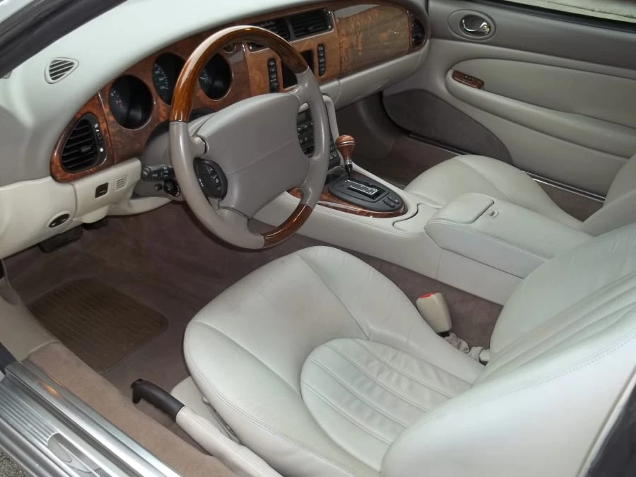 2001 Jaguar X100 XK8 - Image 4 of 10